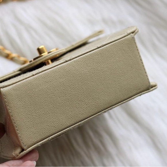 Chanel Vintage Caviar Beige Mini Square with 24K GHW - Picture 4 of 17